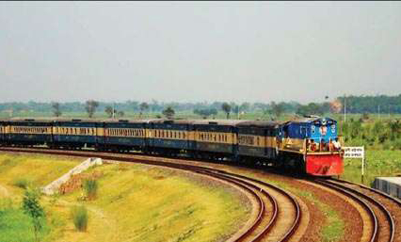 ট্রেনের টিকিট কালোবাজারে দায় কার?