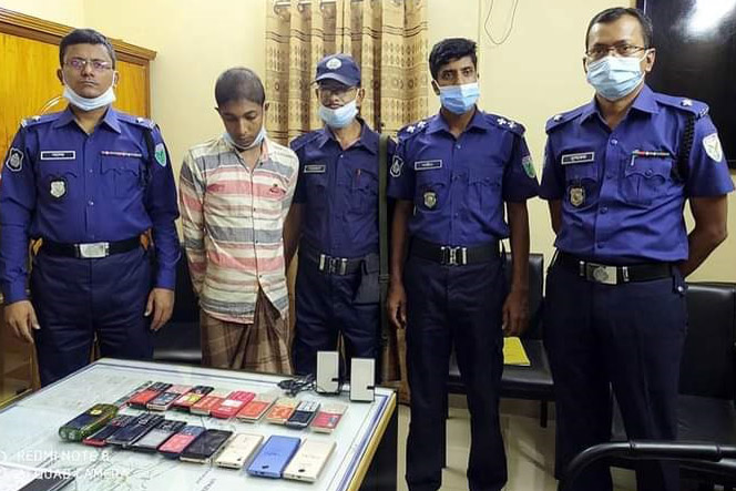 জকিগঞ্জে চুরির ৫ মাস পর ১৮টি মোবাইলসহ যুবক গ্রেপ্তার