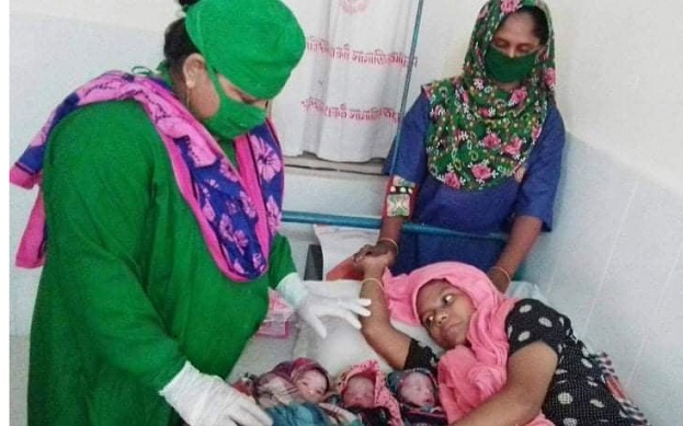 অস্ত্রোপচার ছাড়াই তিন সন্তান জন্ম দিলেন রহিমা