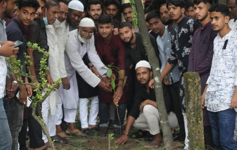 জাফলং ইউনিয়ন ছাত্রলীগের উদ্যোগে বৃক্ষরোপণ