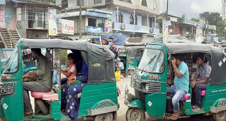 সিলেটে ভাড়া নৈরাজ্যে অতিষ্ঠ যাত্রীরা, মানা হচ্ছে না স্বাস্থ্যবিধি