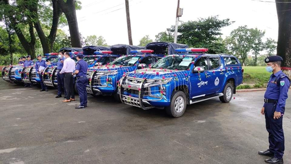 গাড়ি পেলো সালুটিকর পুলিশ তদন্ত কেন্দ্র