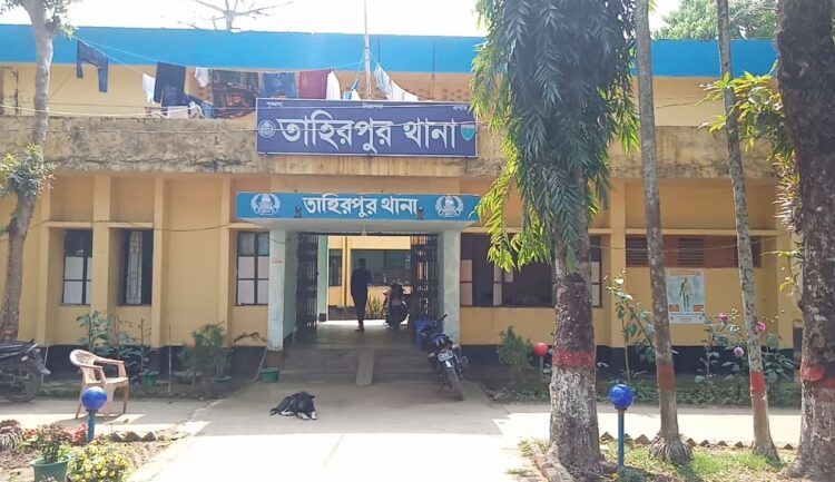 তাহিরপুরে পটেটো-সিঙ্গারা খাইয়ে শিশুকে ধর্ষণ, তিন সন্তানের জনক আটক
