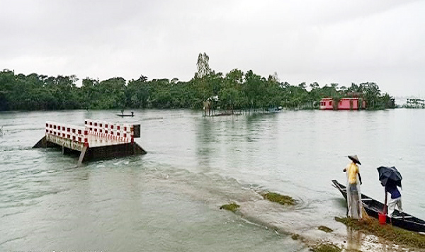 গোয়াইনঘাটে বন্যা পরিস্থিতির অবনতি, পর্যটন কেন্দ্রে নিষেধাজ্ঞা