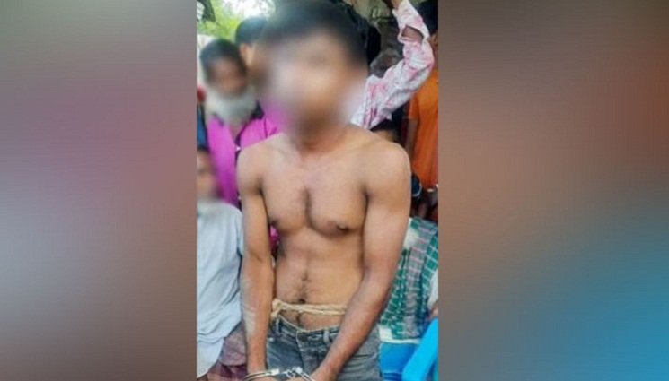 পরকীয়ার টানে রাতে প্রেমিকার সঙ্গে দেখা করতে গ্রামবাসীর হাতে ধরা