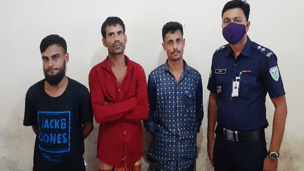 গোলাপগঞ্জ ইয়াবাসহ ৩ জন আটক