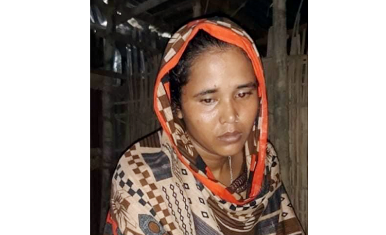 দোয়ারায় স্বামী-সন্তান ছেড়ে ‘প্রেমিকের’ বাড়িতে গৃহবধূর অনশন!