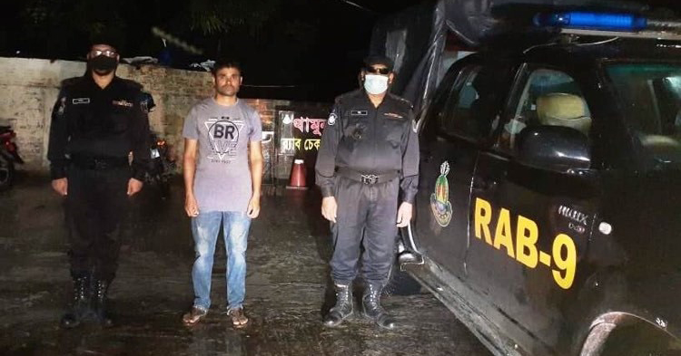 ৪ লাখ ভারতীয় রুপিসহ বিশ্বম্ভরপুর উপজেলা সাবেক ছাত্রলীগ নেতা আটক