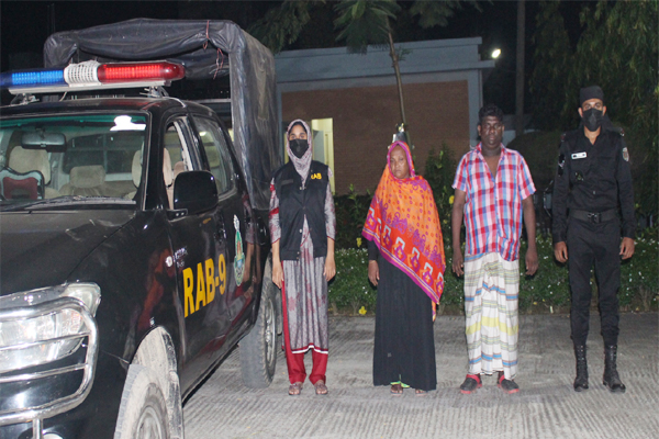 কদমতলী থেকে বিপুল পরিমাণ ইয়াবাসহ আটক ২