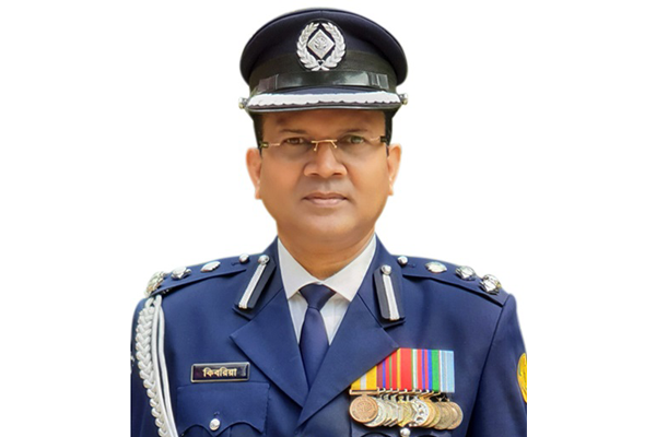 সমালোচনার মুখে সিলেটের পুলিশ কমিশনারকে বদলি