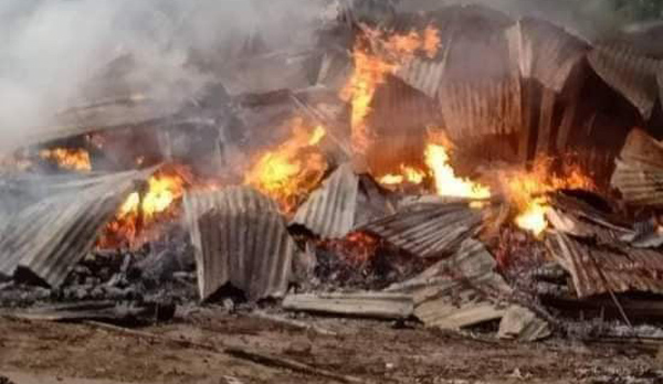 কানাইঘাটের চতুল বাজারে ভয়াবহ অগ্নিকান্ড, ১২ টি দোকান ভস্মিভূত