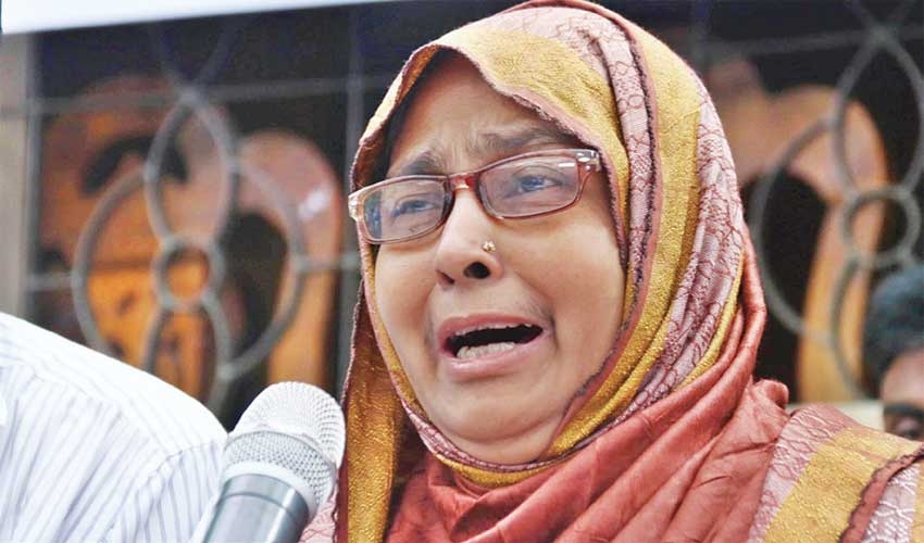 ক্ষতিপূরণ একটাই- আমার ছেলে হত্যাকারীদের ফাঁসি চাই: নিহত রায়হানের মা