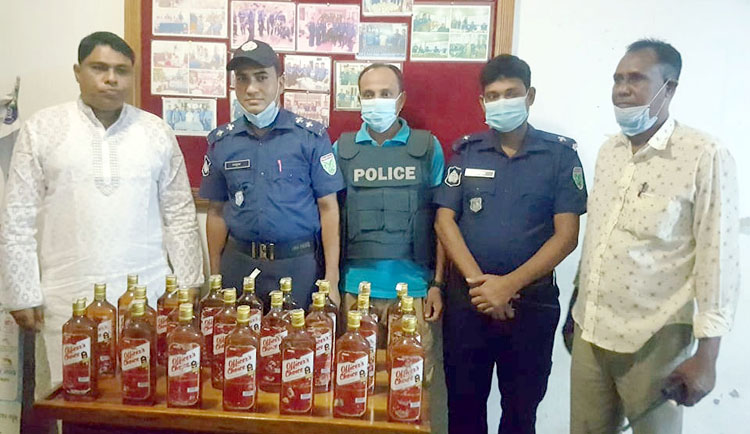 কানাইঘাটে ২৩ বোতল ভারতীয় মদ সহ সিএনজি আটক