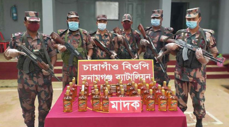 সুনামগঞ্জ সীমান্তে ভারতীয় মদ, বিড়ি ও গরু আটক