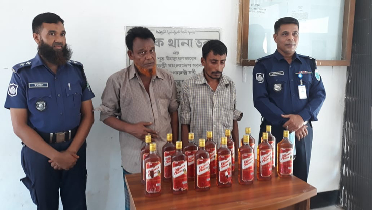 ছাতকে অফিসার্স চয়েজ মদসহ দুই ব্যবাসায়ী গ্রেফতার ২