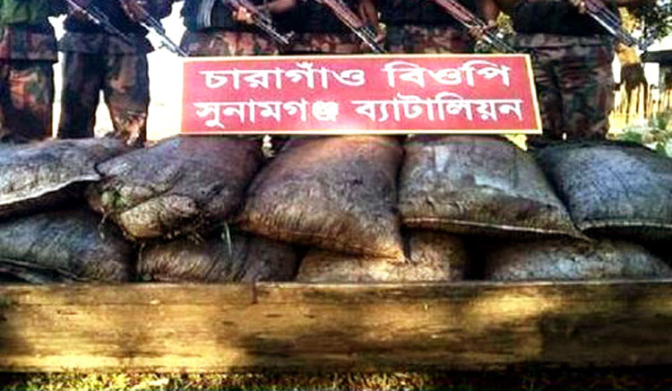 সুনামগঞ্জ সীমান্তে একদিকে সালিশ অন্যদিকে কয়লা আটক