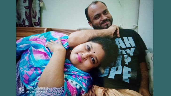 রক্ত দিয়ে ‘এ প্লাস আর’ লিখে গৃহবধূর আত্মহত্যা