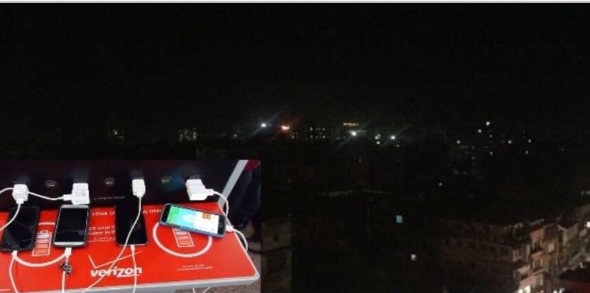 অন্ধকারাচ্ছন্ন সিলেট: জেনারেটরে মোবাইল চার্জ ১০০ টাকা!