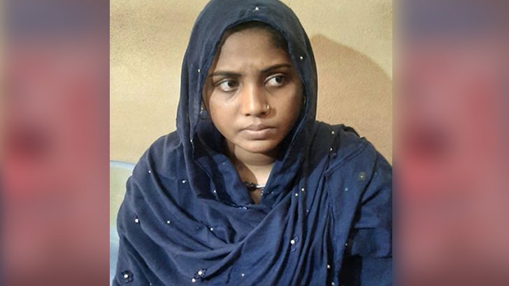 নারীর পেটের ভেতর ইয়াবার প্যাকেট