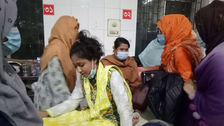 মেডিকেল শিক্ষার্থীদের ওপর হামলা, আহত ১০