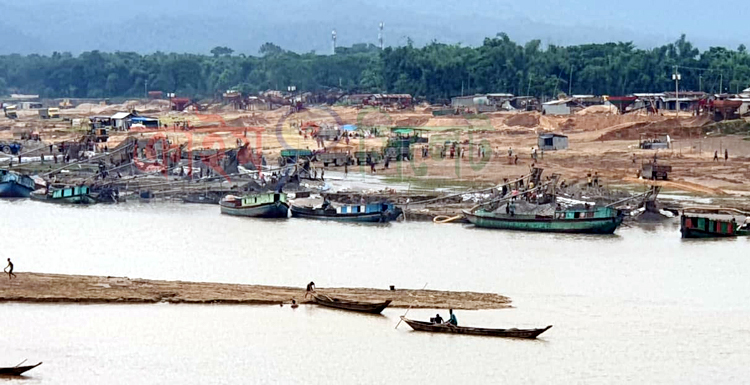 কোম্পানীগঞ্জে বালু খেকোদের ধ্বংস লীলা: দৈনিক নজরুল-নোমানের লাখ লাখ টাকা চাঁদাবাজি