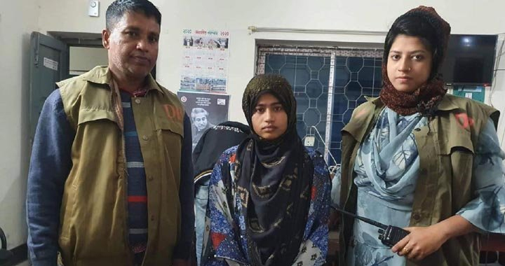 গোয়েন্দা পুলিশের ফাঁদে সুন্দরী নারী মাদক কারবারি