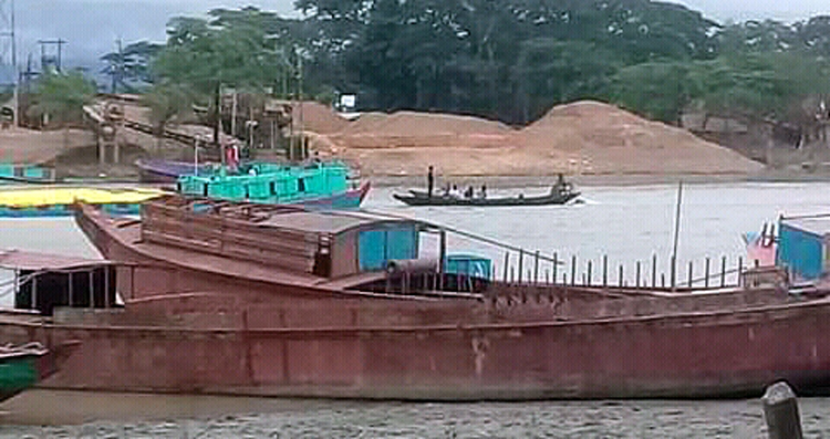 ছাতকে নৌ-পথে আবারো বেপরোয়া চাঁদাবাজি