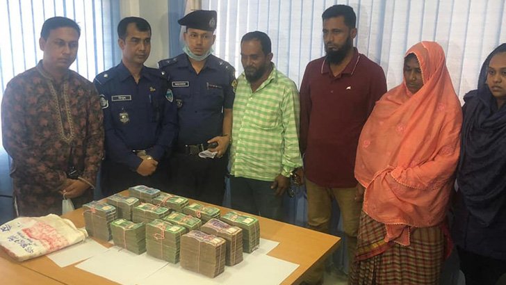 বিকাশের টাকা নিয়ে পালানো কর্মচারী গ্রেফতার, সাড়ে ৫৬ লাখ টাকা উদ্ধার