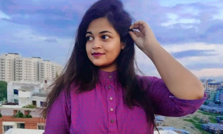 ছাদ থেকে লাফিয়ে বিশ্ববিদ্যালয় ছাত্রীর আত্মহত্যা