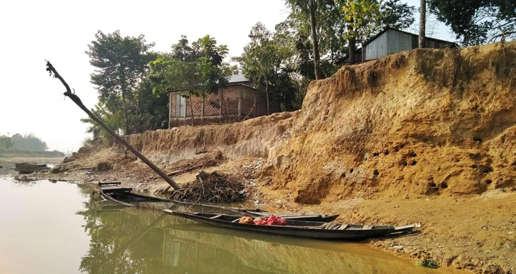 দোয়ারায় খাসিয়ামারা নদী গর্ভে বিলীন হওয়ার পথে বাজার, ফসলি জমি ও বসতবাড়ি