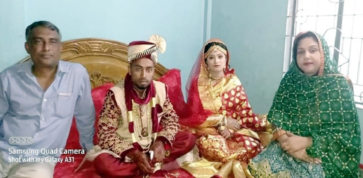 ধুমধাম করে পিতৃহীন অসহায় বর-কনের বিয়ে দিলেন উপজেলা চেয়ারম্যান