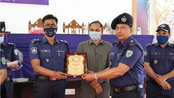 সিলেট জেলার শ্রেষ্ঠ ওসি গোলাপগঞ্জ থানার হারুনুর রশীদ