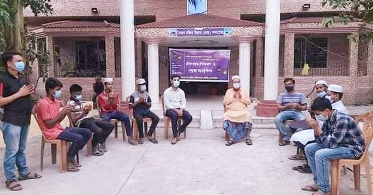 ছাতকে অসহায় ও শ্রমজীবীদের মধ্যে ইফতার বিতরণ