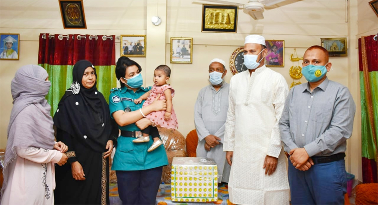 আবারও রায়হানের পরিবারের পাশে মহানগর পুলিশ