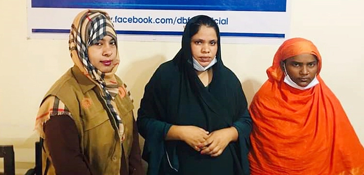 দুই নারীর কাছে পাওয়া গেল ১ হাজার পিস ইয়াবা