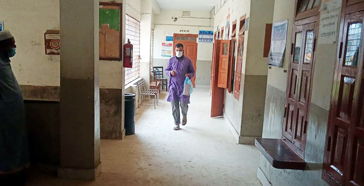 বদলীর পরও কানাইঘাট স্বাস্থ্য কমপ্লেক্সে কাজকর্ম করছেন অর্থ আত্মসাতকারী শামীম