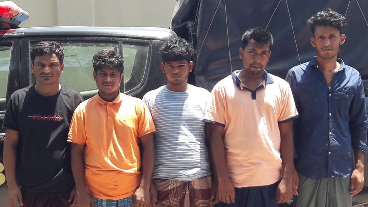 বিকাশ প্রতারণা: সিমকার্ডসহ চক্রের ৫ সদস্য আটক