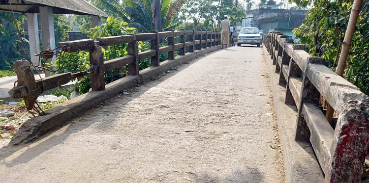 লালাবাজারে বাসিয়া নদীতে নতুন সেতু নির্মান দাবী বারবার উপেক্ষিত