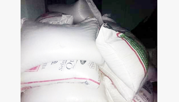 জৈন্তাপুর প্রশাসনের অভিযান ৫০ বস্তা মটরশুটি আটক