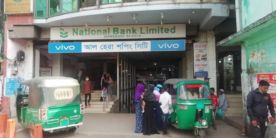 বিশ্বনাথে নেই স্বাস্থ্যবিধি,শপিংমলে মানুষের ভিড়