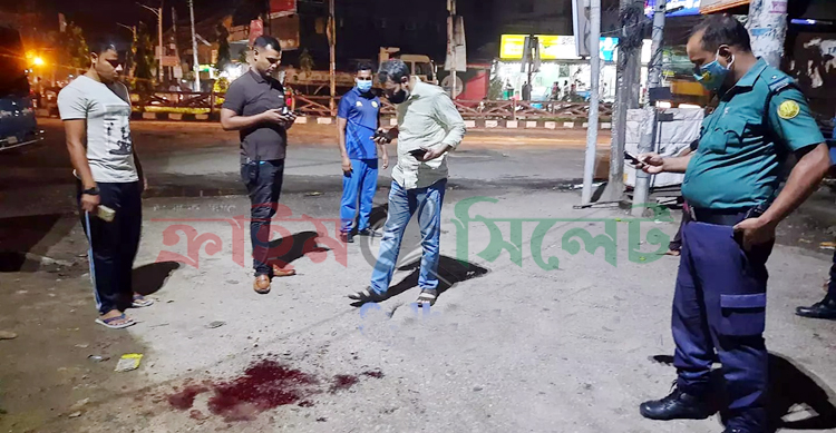 নগরীতে দুই যুবককে কুপিয়েছে সন্ত্রাসীরা