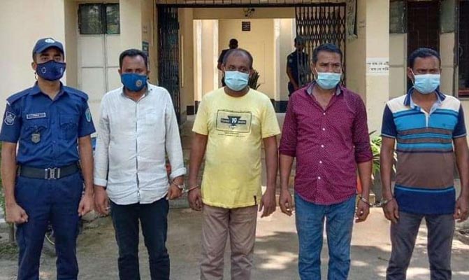 তাহিরপুর সীমান্তে তক্ষক পাচারকারী সন্দেহে আটক ৪