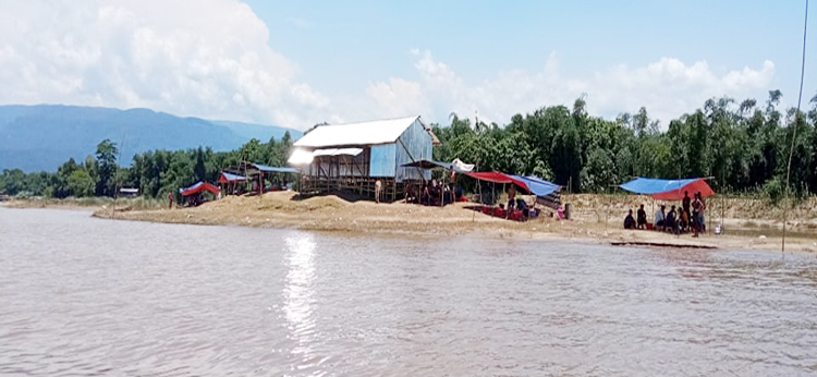 কোম্পানীগঞ্জে অভিযানের আগেই খবর পায় চাঁদাবাজ চক্র!