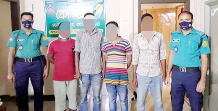 সিলেটের গভীর রাতে মালনীছড়া কারখানা থেকে চা-পাতা চুরি, আটক ৪