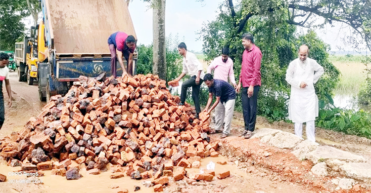 সালুটিকর-গোয়াইনঘাট সড়কের নন্দীরগাঁও অংশে সংস্কারকাজ শুরু