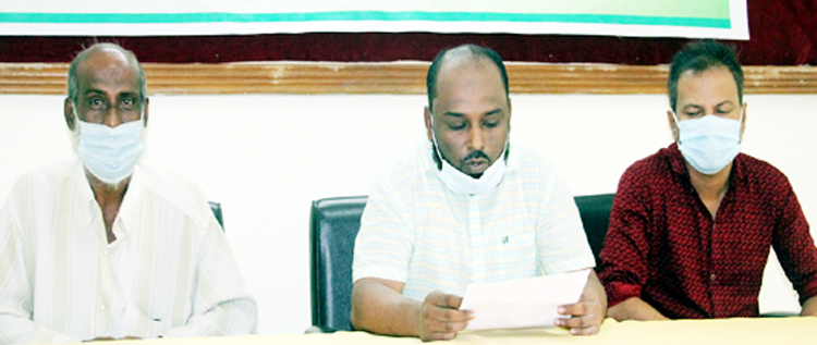 শিক্ষা কর্মকর্তার বিরুদ্ধে ভূমি দখল ও হামলা মামলার অভিযোগ