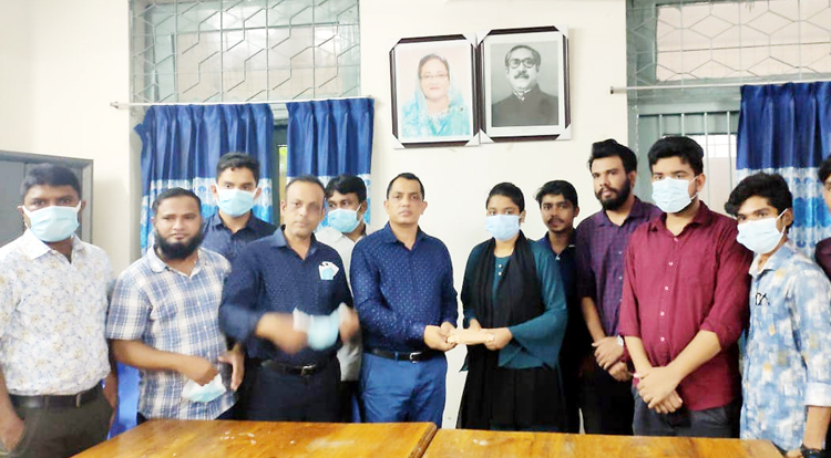 রেশমার হাসিতেই আমরা খুঁজি প্রশান্তি