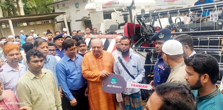 অসহায় মানুষের ভয় নেই, সরকার পাশে রয়েছে : প্রবাসী কল্যাণ মন্ত্রী