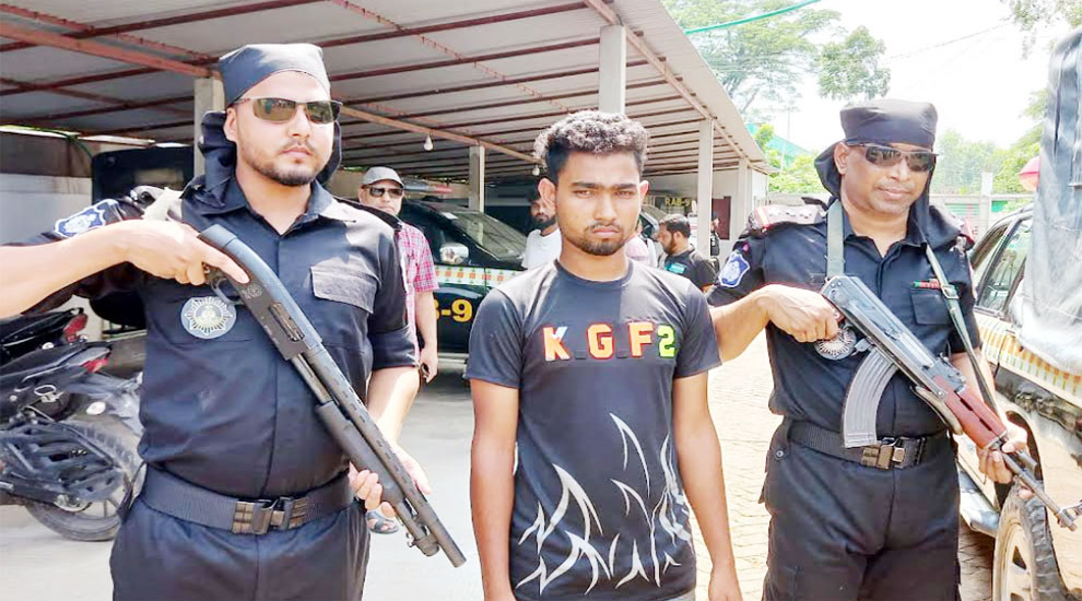 ফেসবুকে পরিচয়, প্রেম ও বিয়ের পর তরুণীকে ভারত পাচার, মূলহোতা গ্রেপ্তার