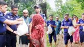 বন্যায় ক্ষতিগ্রস্ত পরিবারের মাঝে বিয়ানীবাজার থানা পুলিশের ত্রাণ বিতরণ